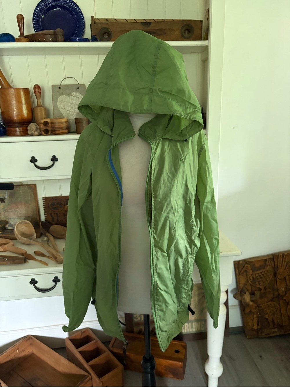 LL Bean Lightweight Olive Green Hooded Windbreaker Jacket